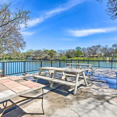 Waterfront Guadalupe River Lodge Home With Dock! Сегиин Екстериор снимка