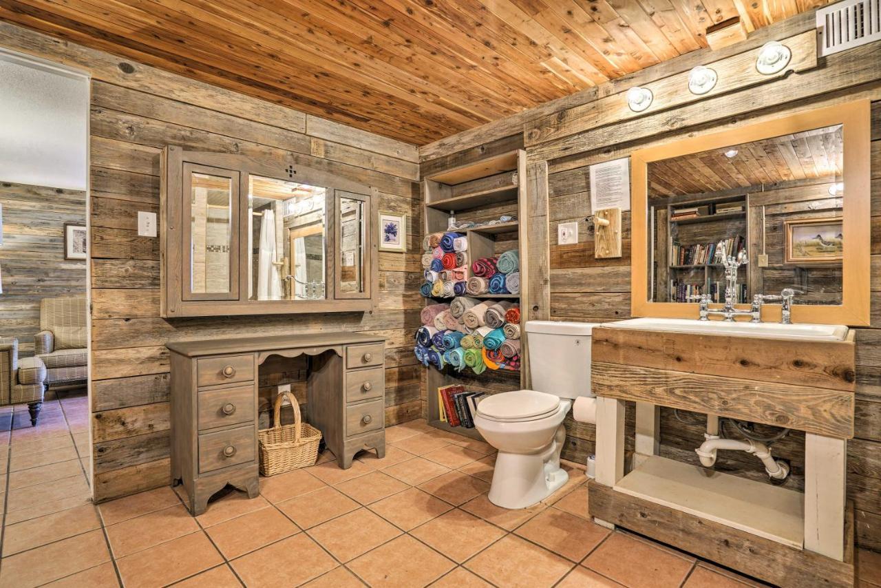 Waterfront Guadalupe River Lodge Home With Dock! Сегиин Екстериор снимка