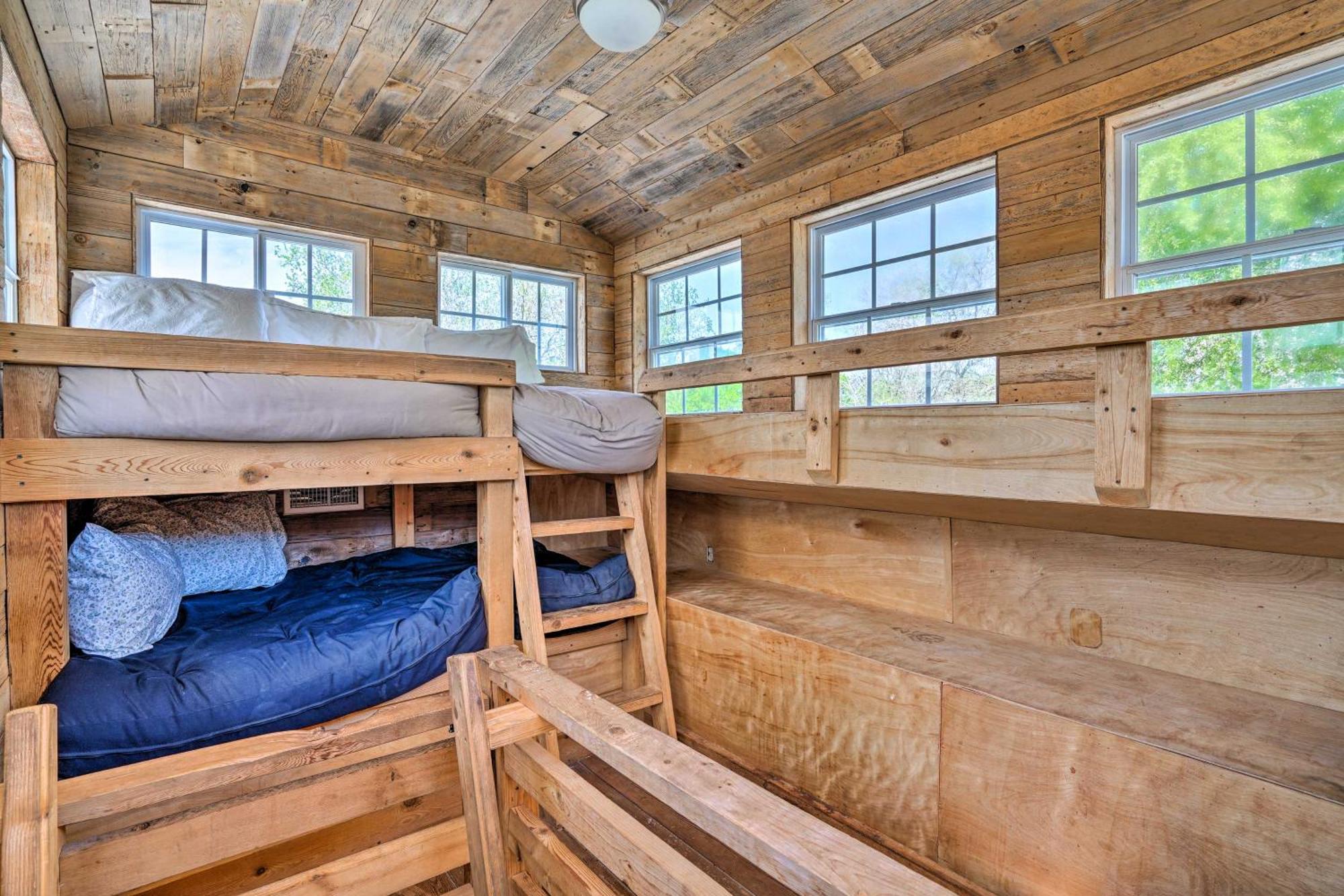 Waterfront Guadalupe River Lodge Home With Dock! Сегиин Екстериор снимка