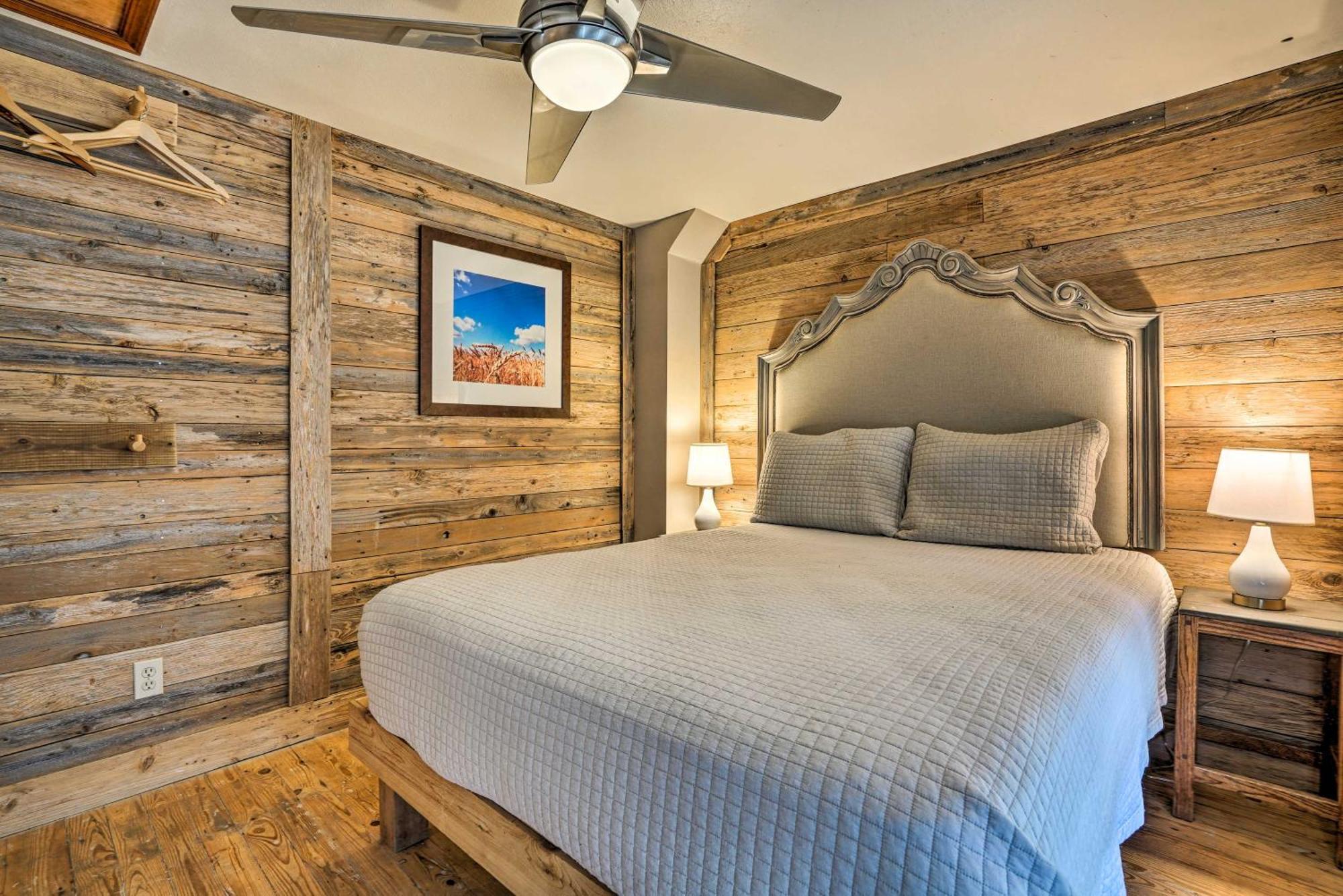 Waterfront Guadalupe River Lodge Home With Dock! Сегиин Екстериор снимка