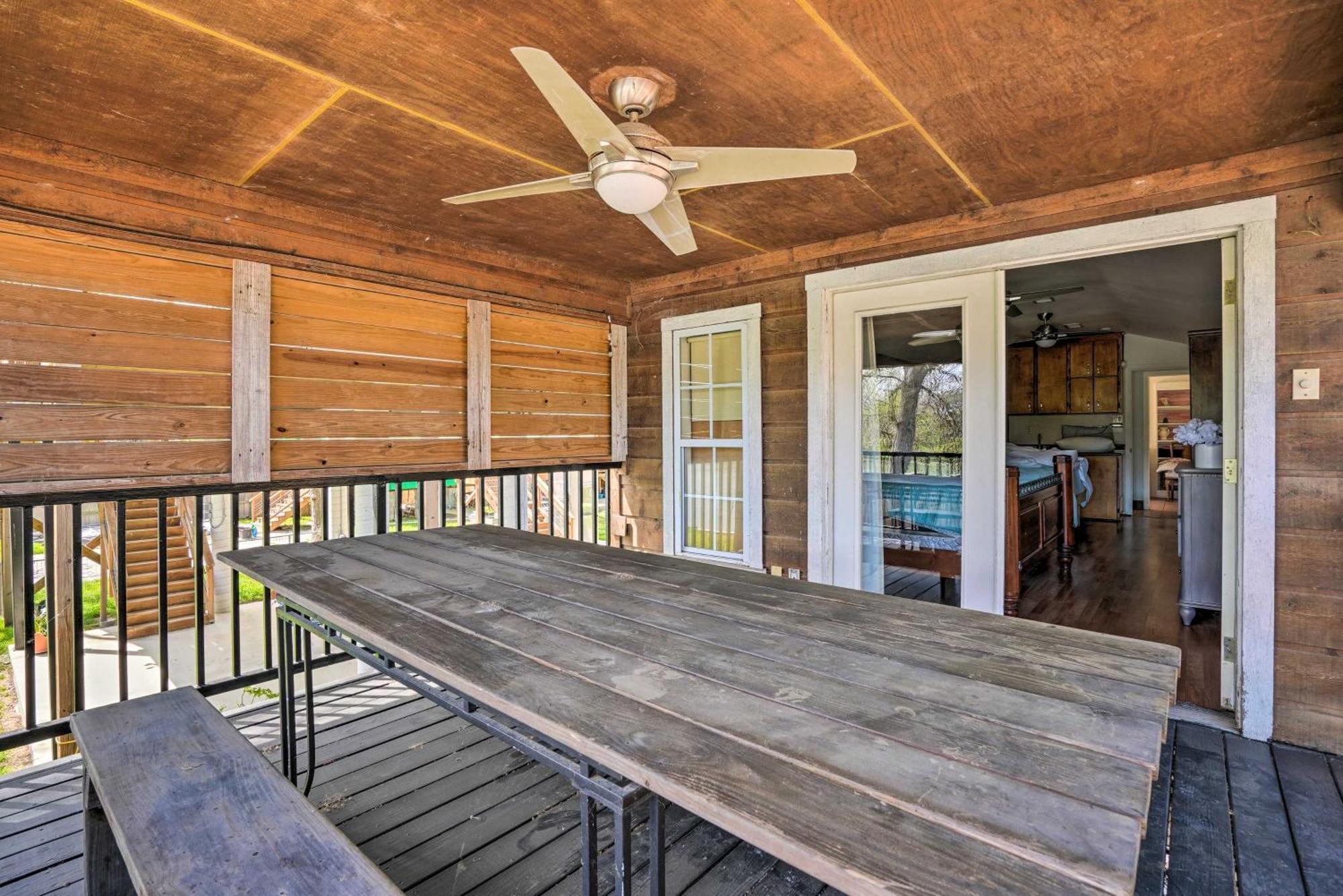 Waterfront Guadalupe River Lodge Home With Dock! Сегиин Екстериор снимка